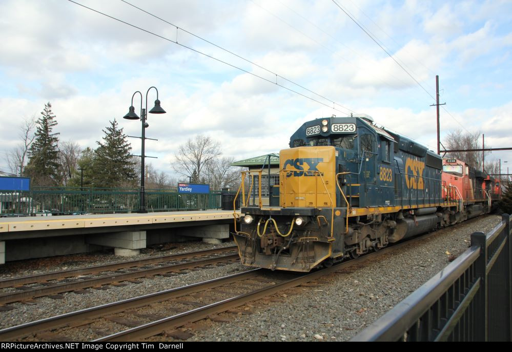 CSX 8823 leads CSX B713 oiler